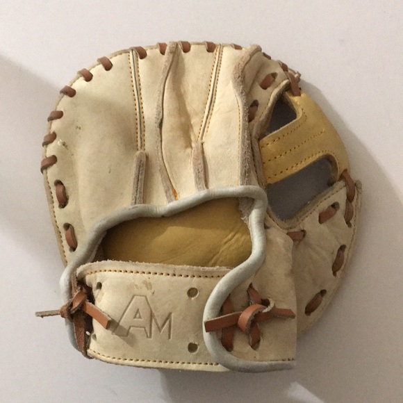 *Vintage Old School Catcher’s Mitt* - Picture 1 of 4